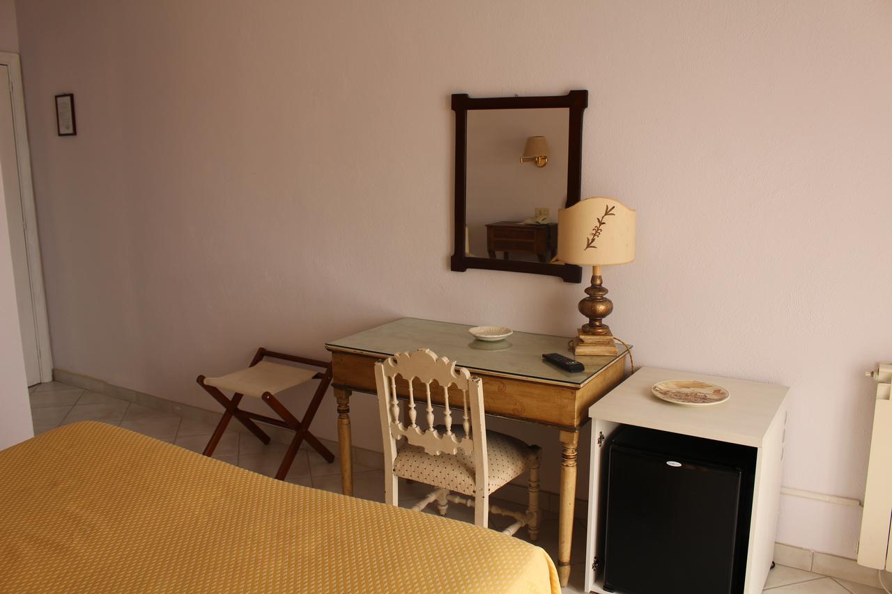 Hotel Villa Mora جيارديني ناكسوس المظهر الخارجي الصورة