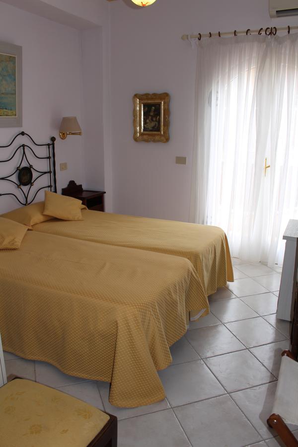 Hotel Villa Mora جيارديني ناكسوس المظهر الخارجي الصورة