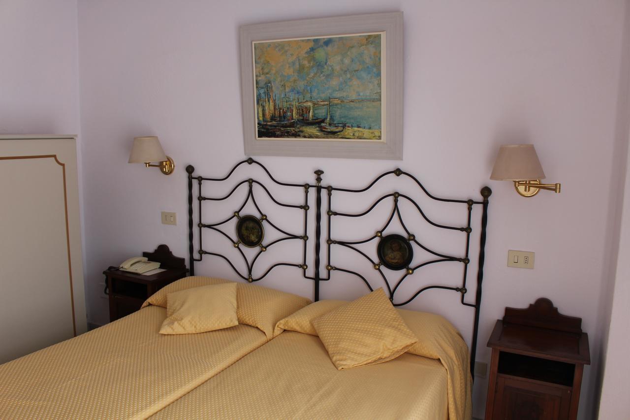Hotel Villa Mora جيارديني ناكسوس المظهر الخارجي الصورة